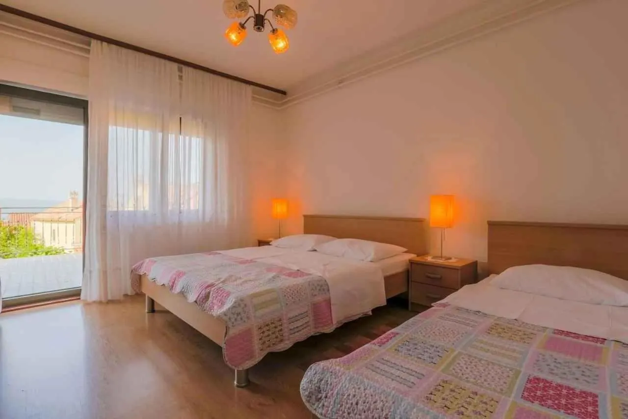 Apartment In Crikvenica 14098 دْغاماي