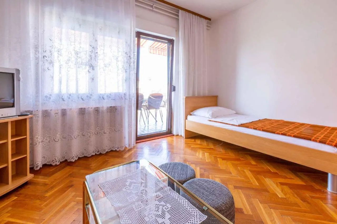 Apartment In Crikvenica 14098 دْغاماي كرواتيا
