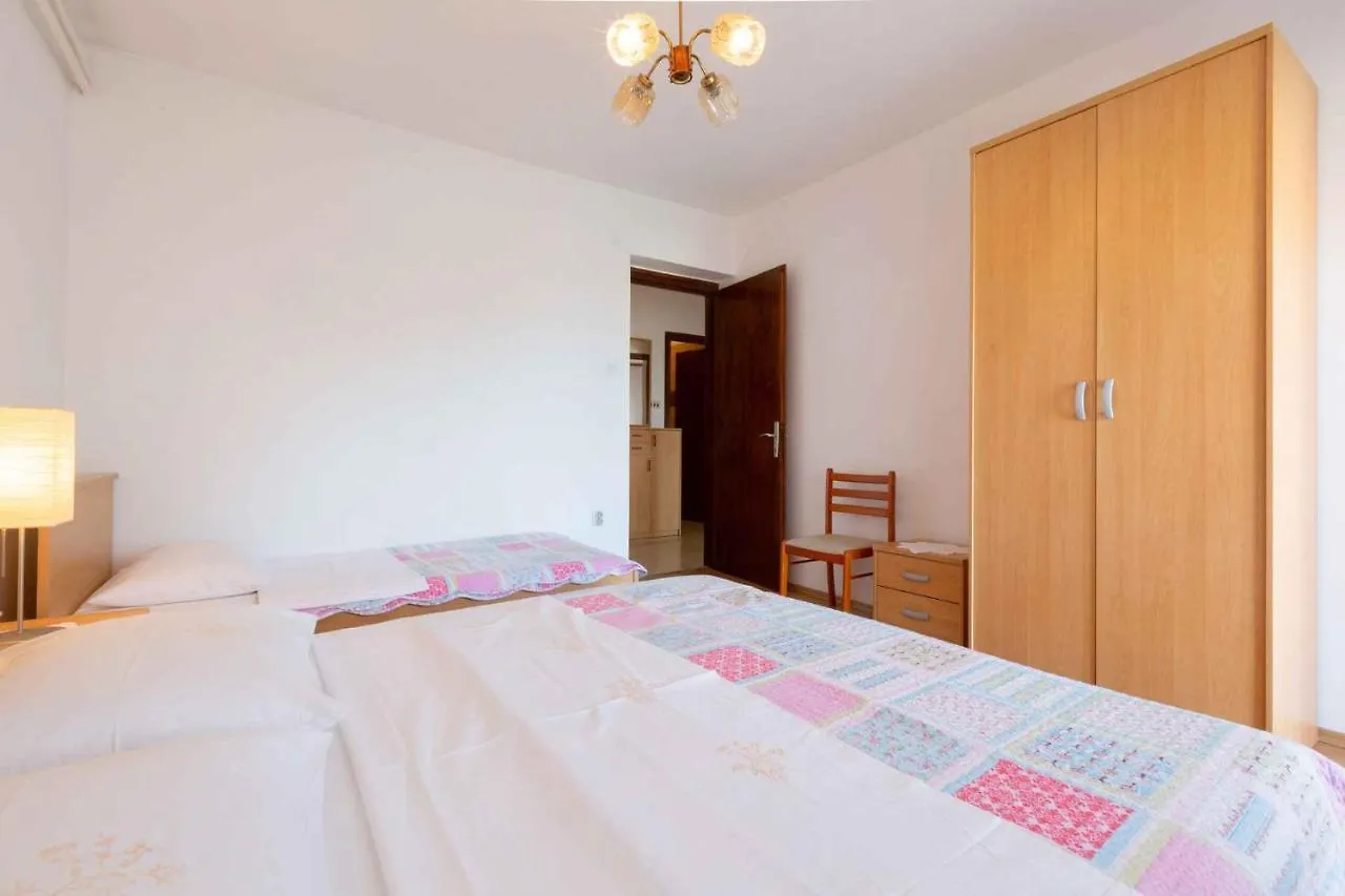 Apartment In Crikvenica 14098 دْغاماي 0*,