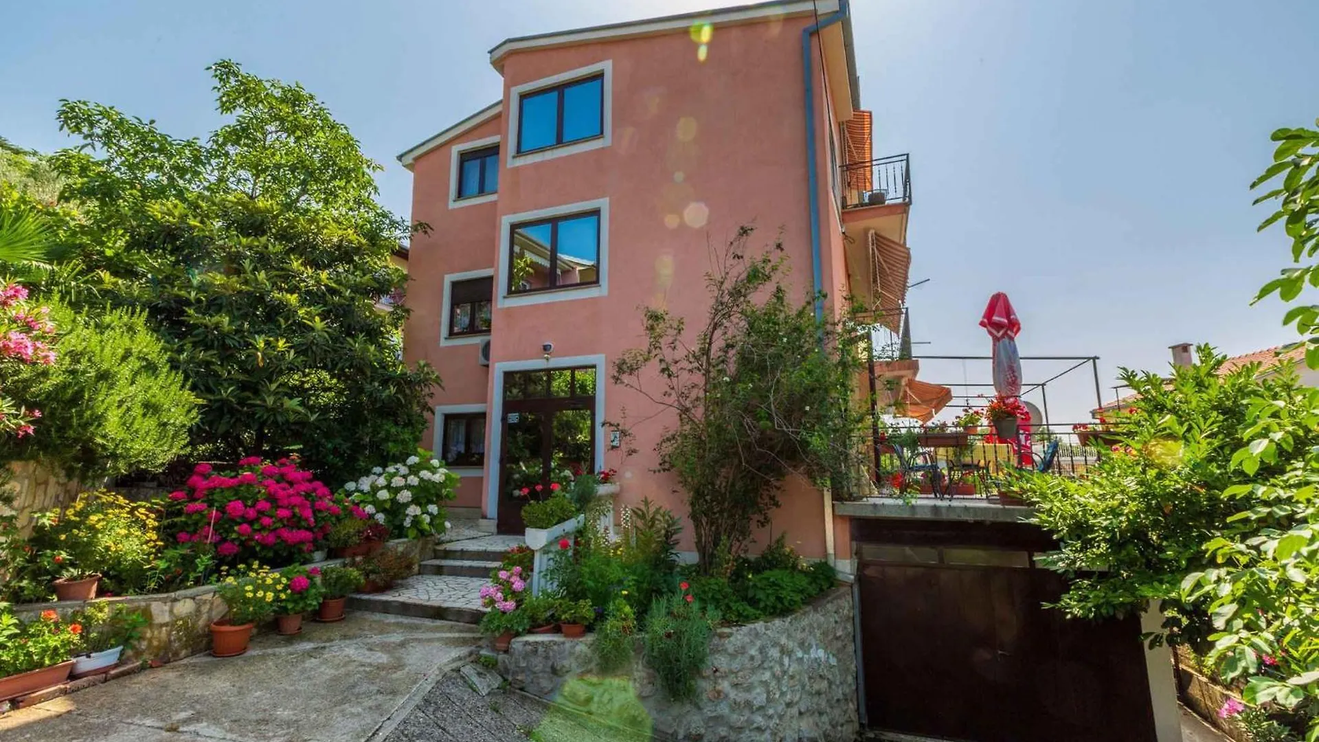 Apartment In Crikvenica 14098 دْغاماي