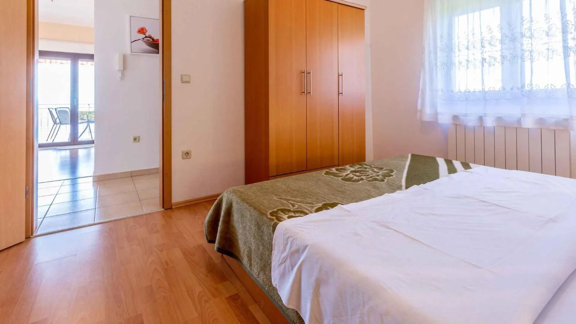 Apartment In Crikvenica 14098 دْغاماي
