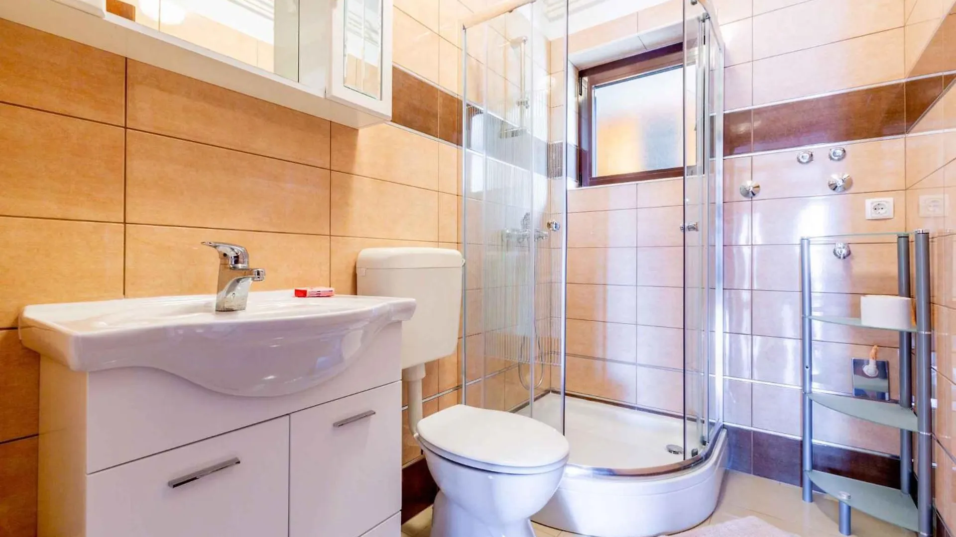 Apartment In Crikvenica 14098 دْغاماي