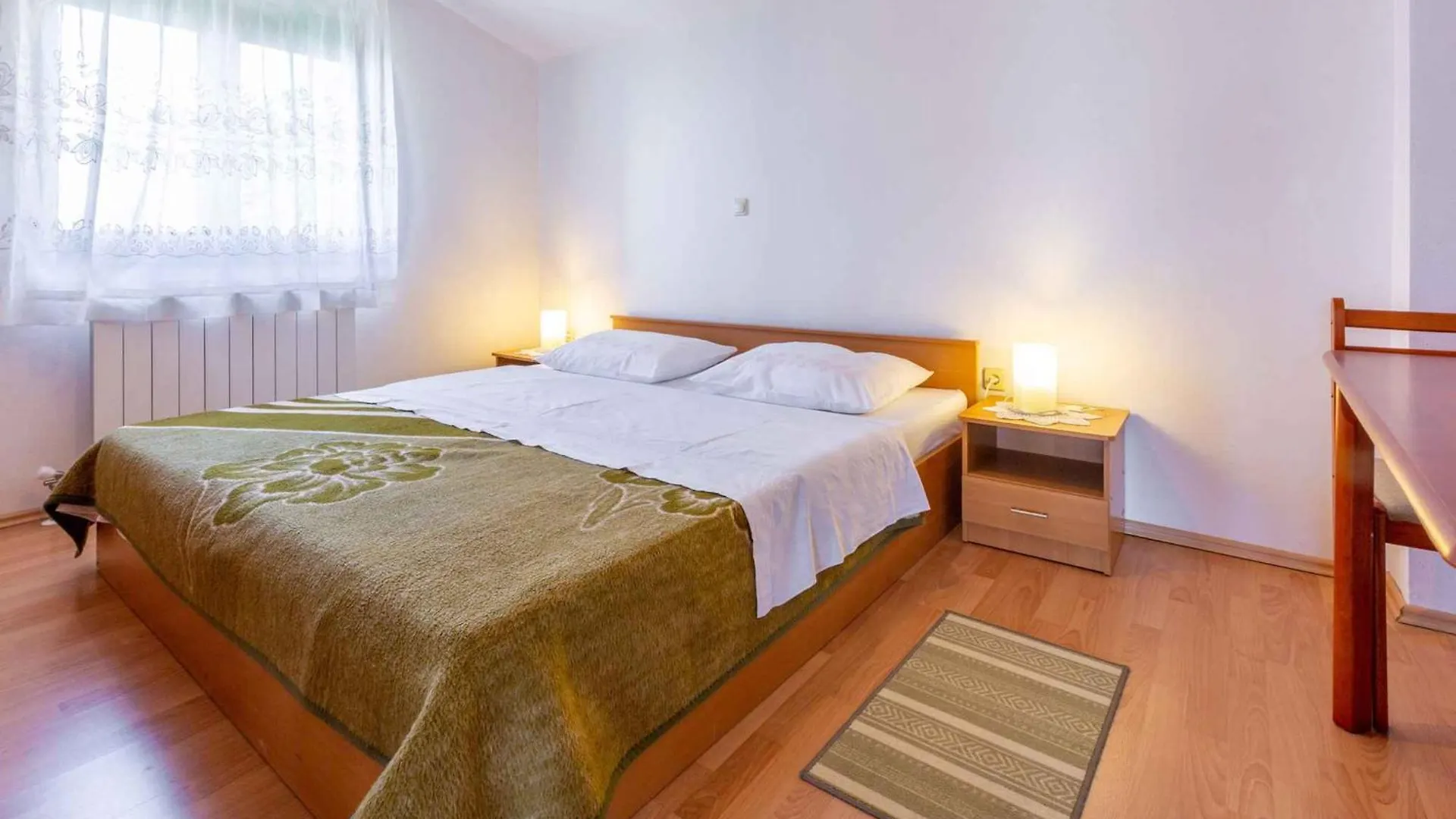 Apartment In Crikvenica 14098 دْغاماي